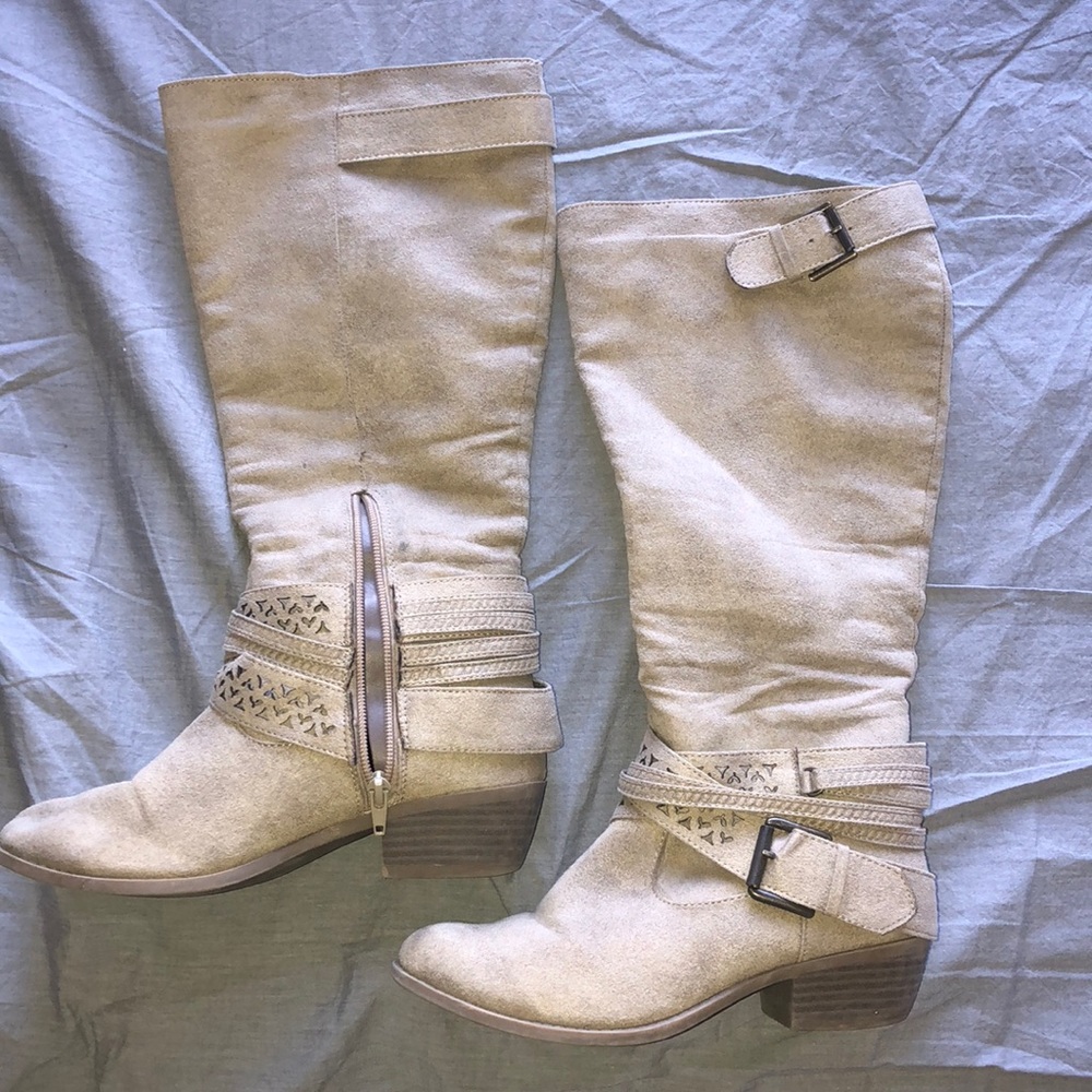 Heeled boots